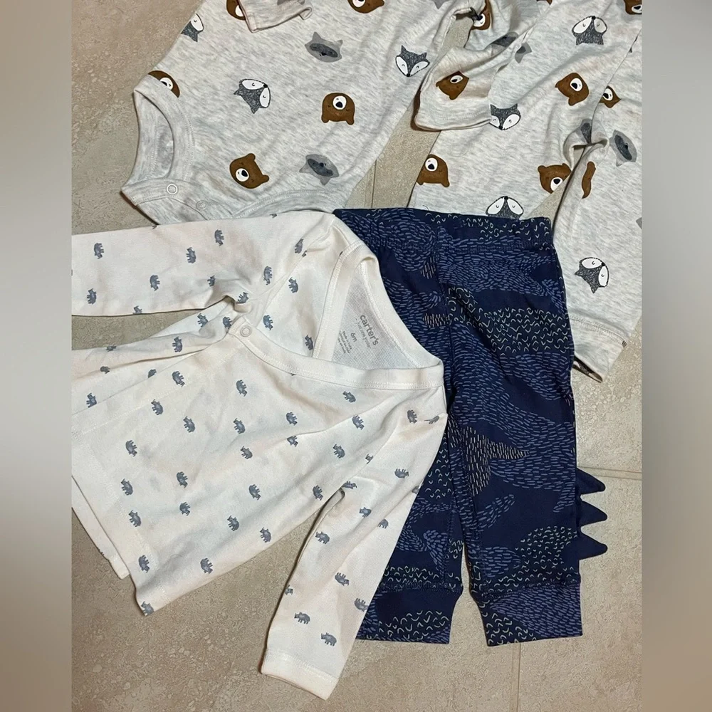🧸 Carter’s SZ:6 Month Baby Bundle 2 outfits & 1 Bear Hoodie to Match Like New